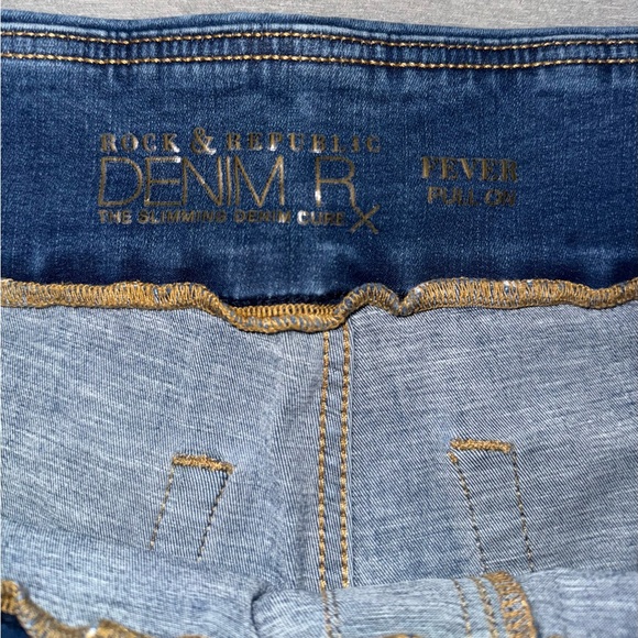 Rock & Republic Women's Denim Rx Fever Stretch Jean Legging - Picture 5 of 8